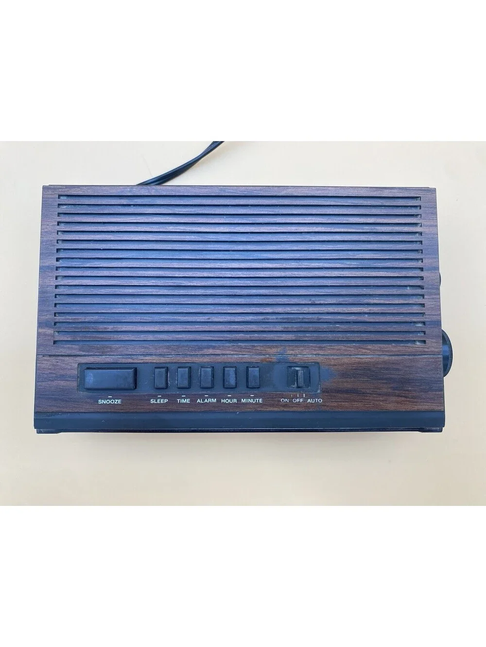 Lloyd's VTG Wood Grain FM-AM Electric Alarm Clock Radio Model # J202B - Tested